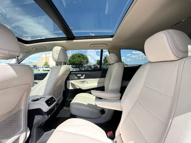 Used 2022 Mercedes-Benz GLS 450 4MATIC image 32
