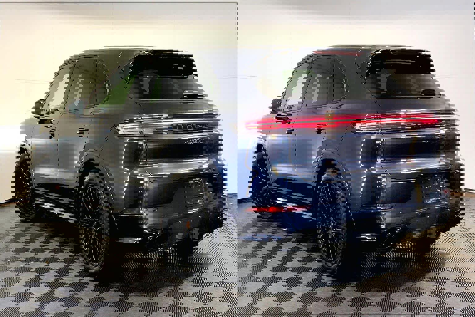 Certified 2025 Porsche Cayenne GTS image 3
