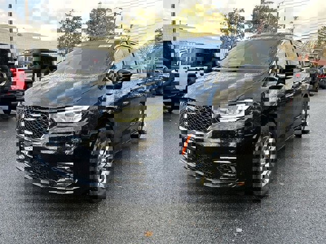 New 2026 Chrysler Pacifica Select image 4