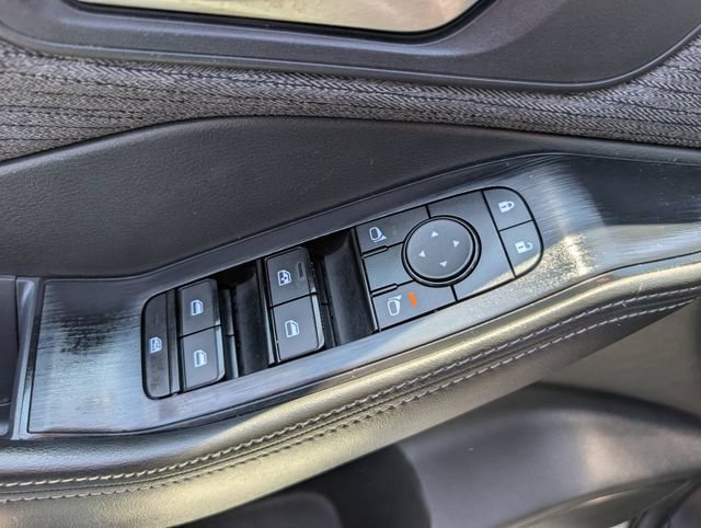 Used 2023 Nissan Rogue SV AWD/4WD image 19