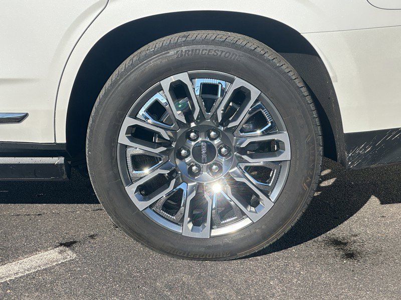 Used 2023 GMC Yukon Denali Ultimate image 9