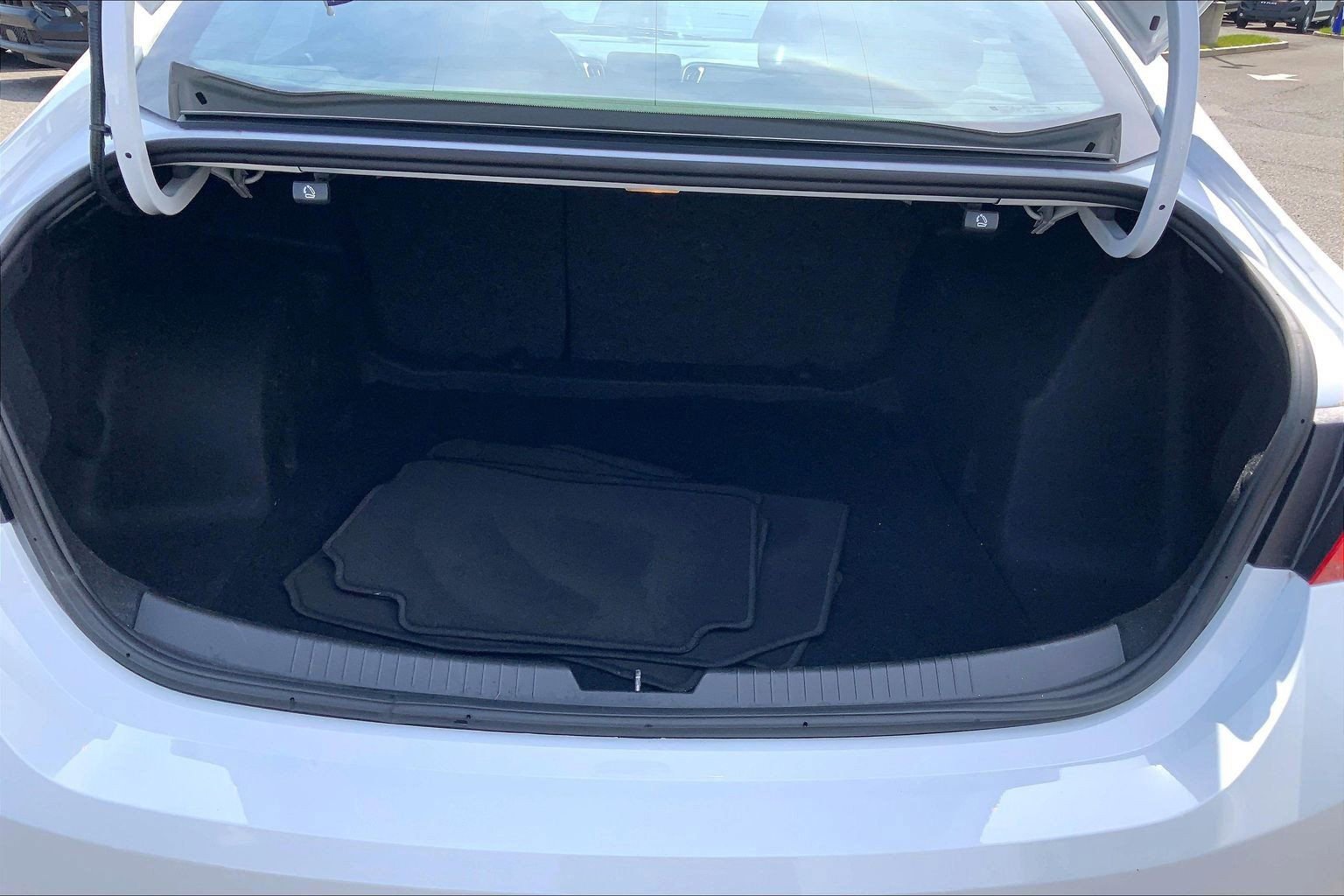 Used 2023 Chevrolet Malibu LS FWD image 29