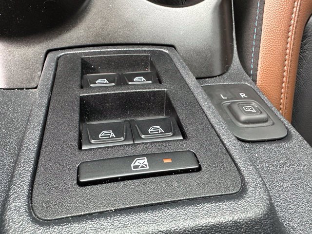Used 2023 Ford Bronco Outer Banks AWD/4WD image 17