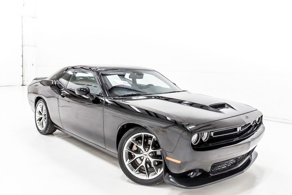 Used 2022 Dodge Challenger GT image 2