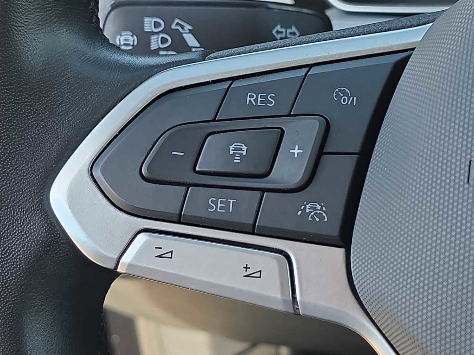 Used 2024 Volkswagen Jetta SE image 27