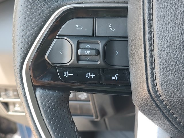Used 2023 Toyota Sequoia Platinum AWD/4WD image 21