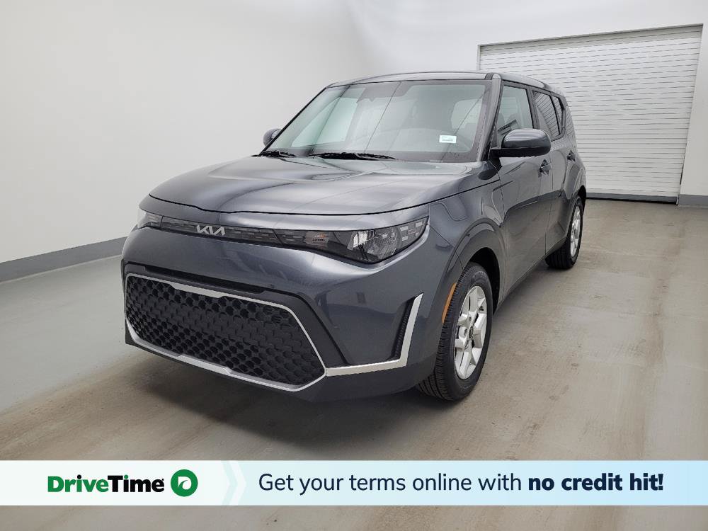 Used 2025 Kia Soul LX FWD image 1