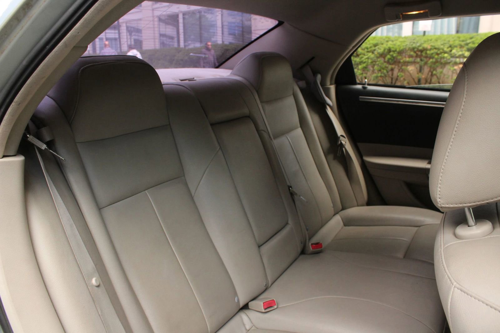 Used 2005 Chrysler 300 Touring RWD image 23