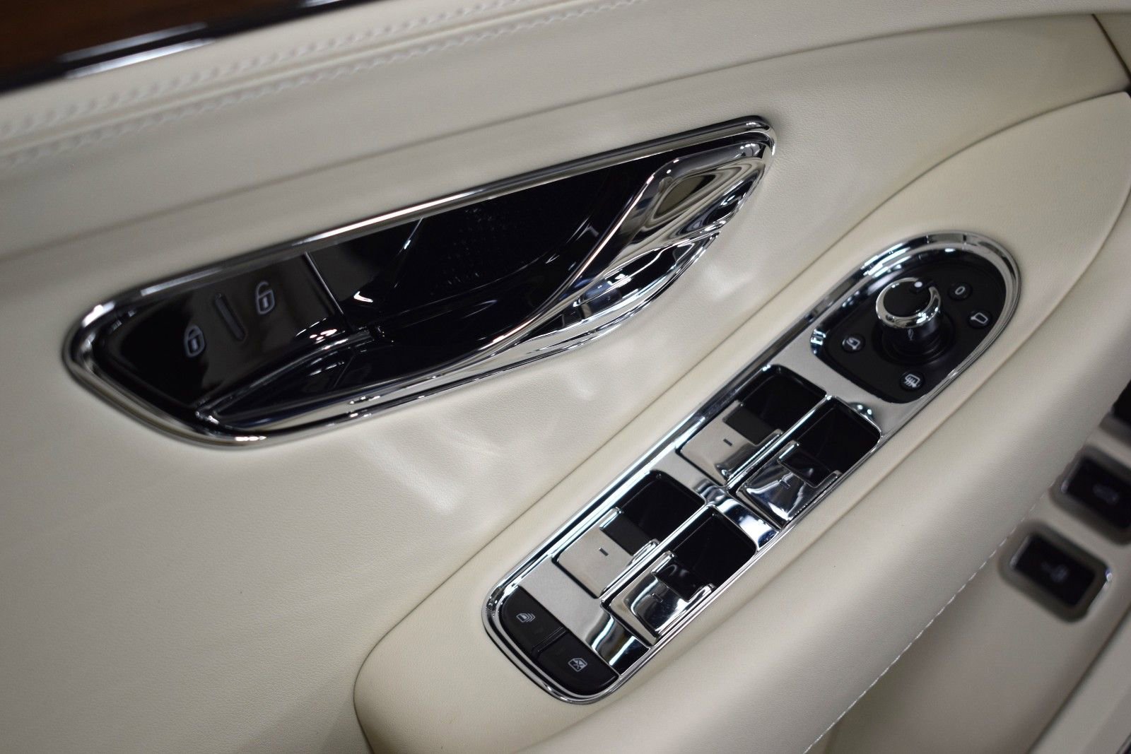 New 2026 Bentley Continental GTC AWD/4WD image 37