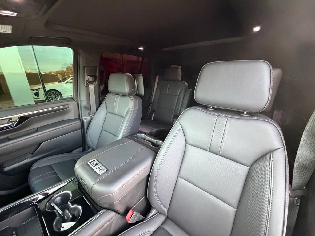 Used 2025 Chevrolet Tahoe RST w/ RST Capability Package AWD/4WD image 14