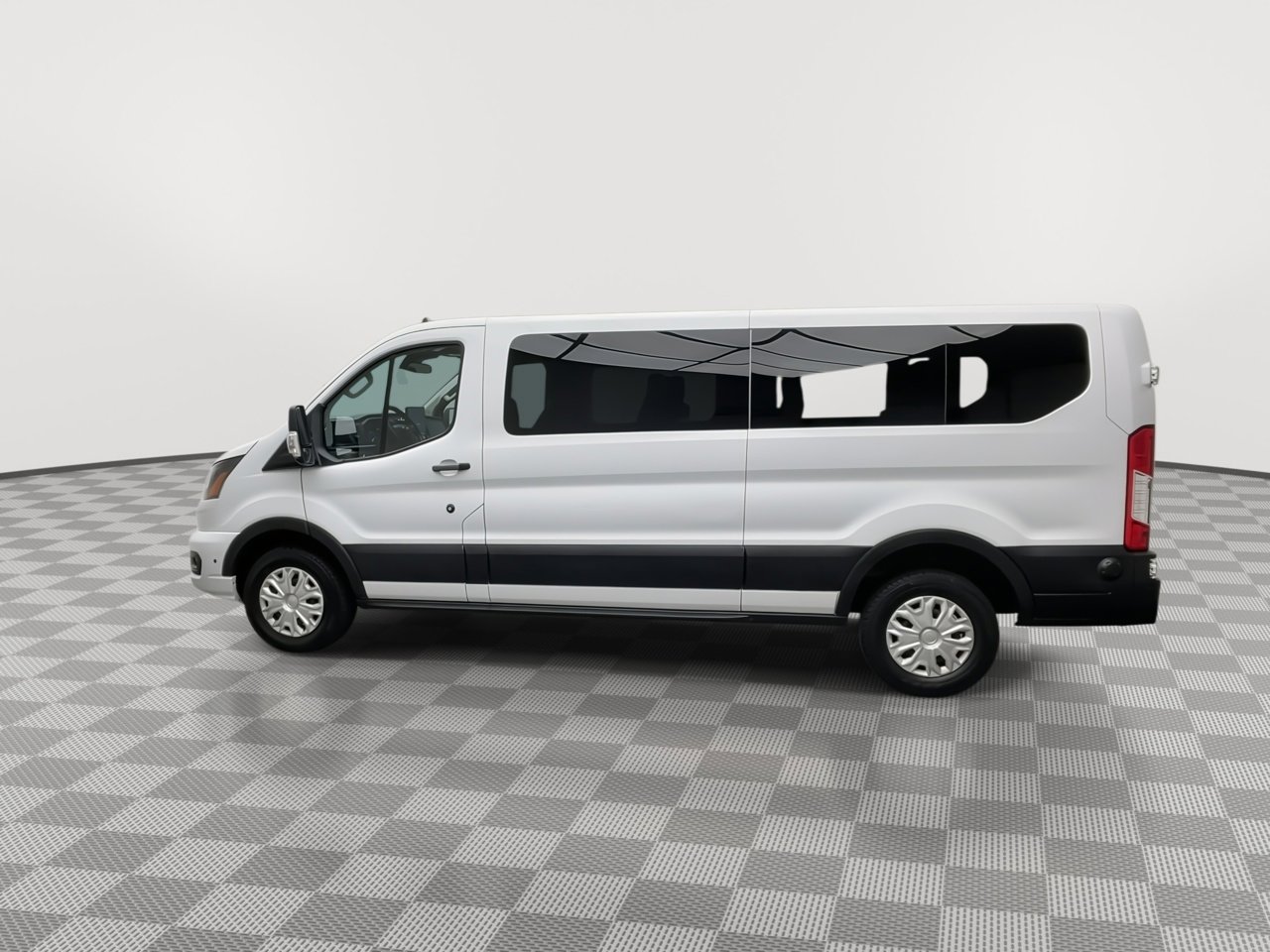 Certified 2024 Ford Transit 350 XLT RWD image 32