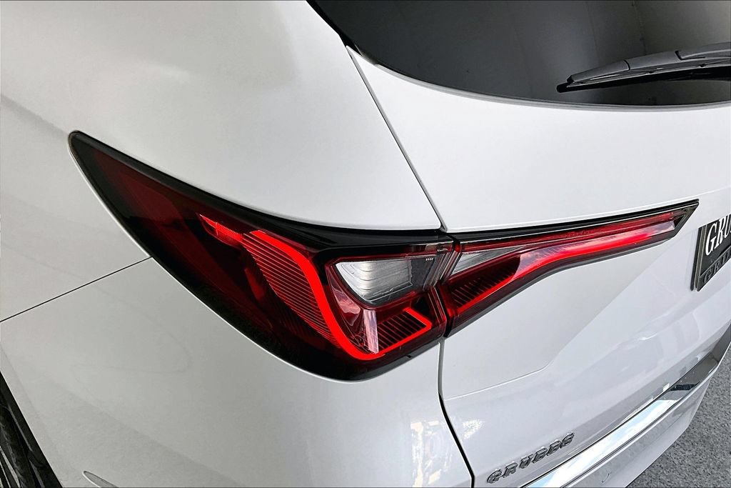 Certified 2026 Acura MDX w/ Technology Package FWD image 38