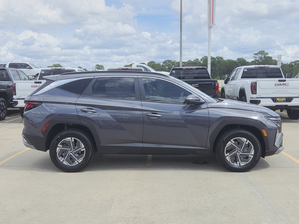 Used 2025 Hyundai Tucson Blue AWD/4WD image 4