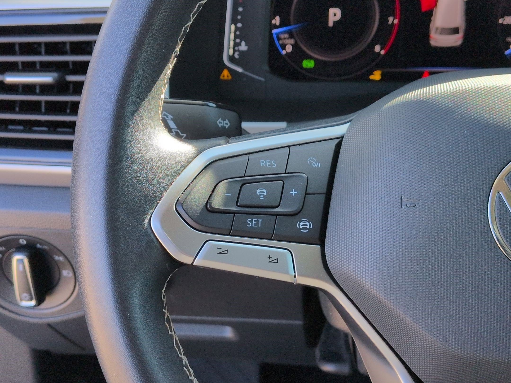 Used 2023 Volkswagen Atlas SE w/ Panoramic Sunroof Package image 18