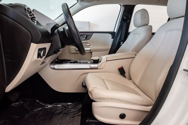 Used 2021 Mercedes-Benz GLB 250 w/ Premium Package image 11