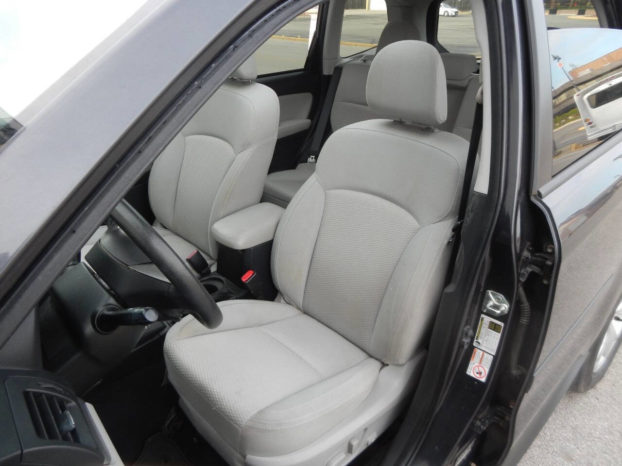 Used 2015 Subaru Forester 2.5i Premium w/ All-Weather Package AWD/4WD image 28