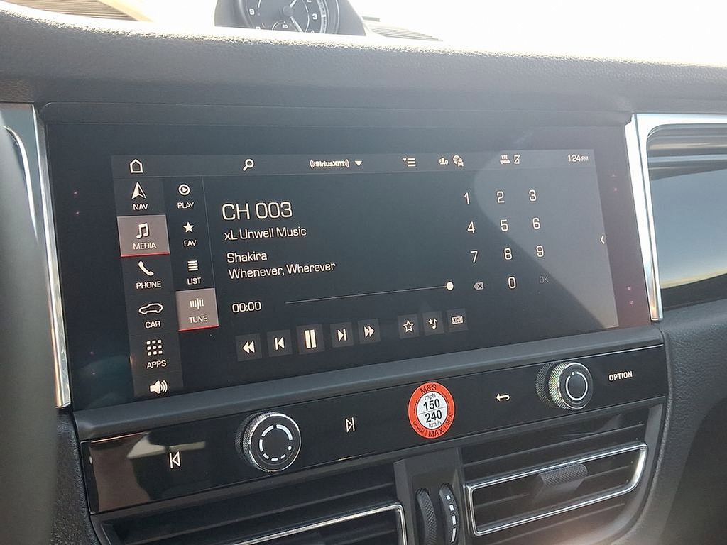 Certified 2025 Porsche Macan image 20