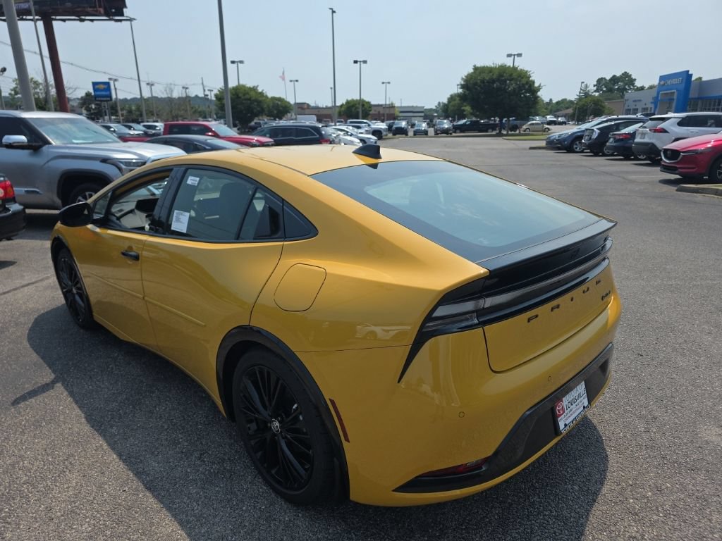 New 2026 Toyota Prius Plug-In Hybrid FWD image 6