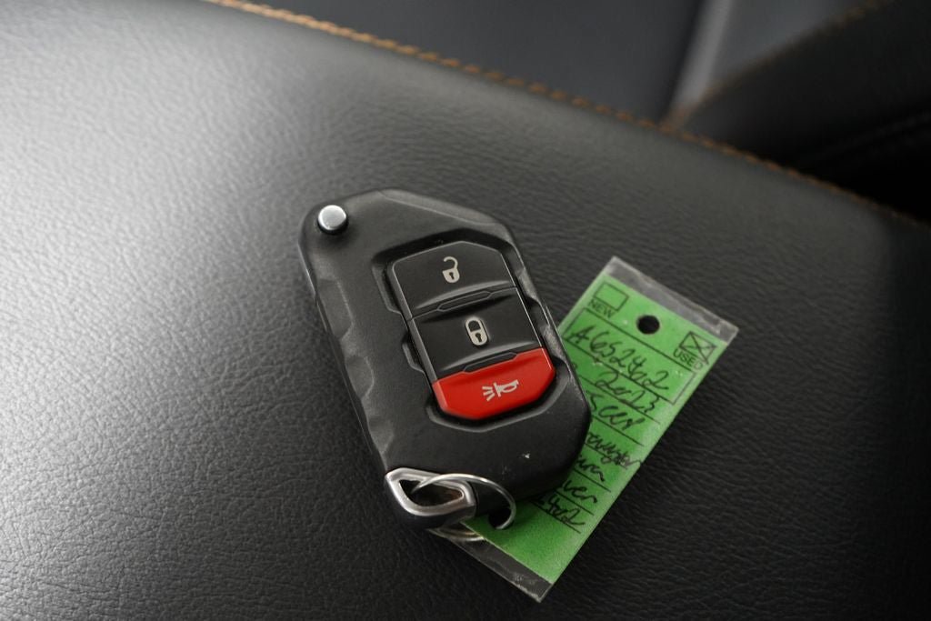 Used 2023 Jeep Wrangler Unlimited Sahara AWD/4WD image 24