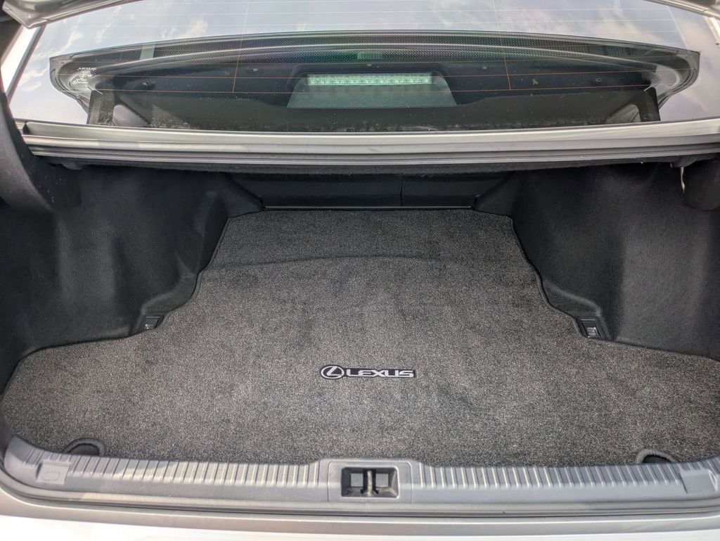 Used 2023 Lexus IS 350 F Sport RWD image 18