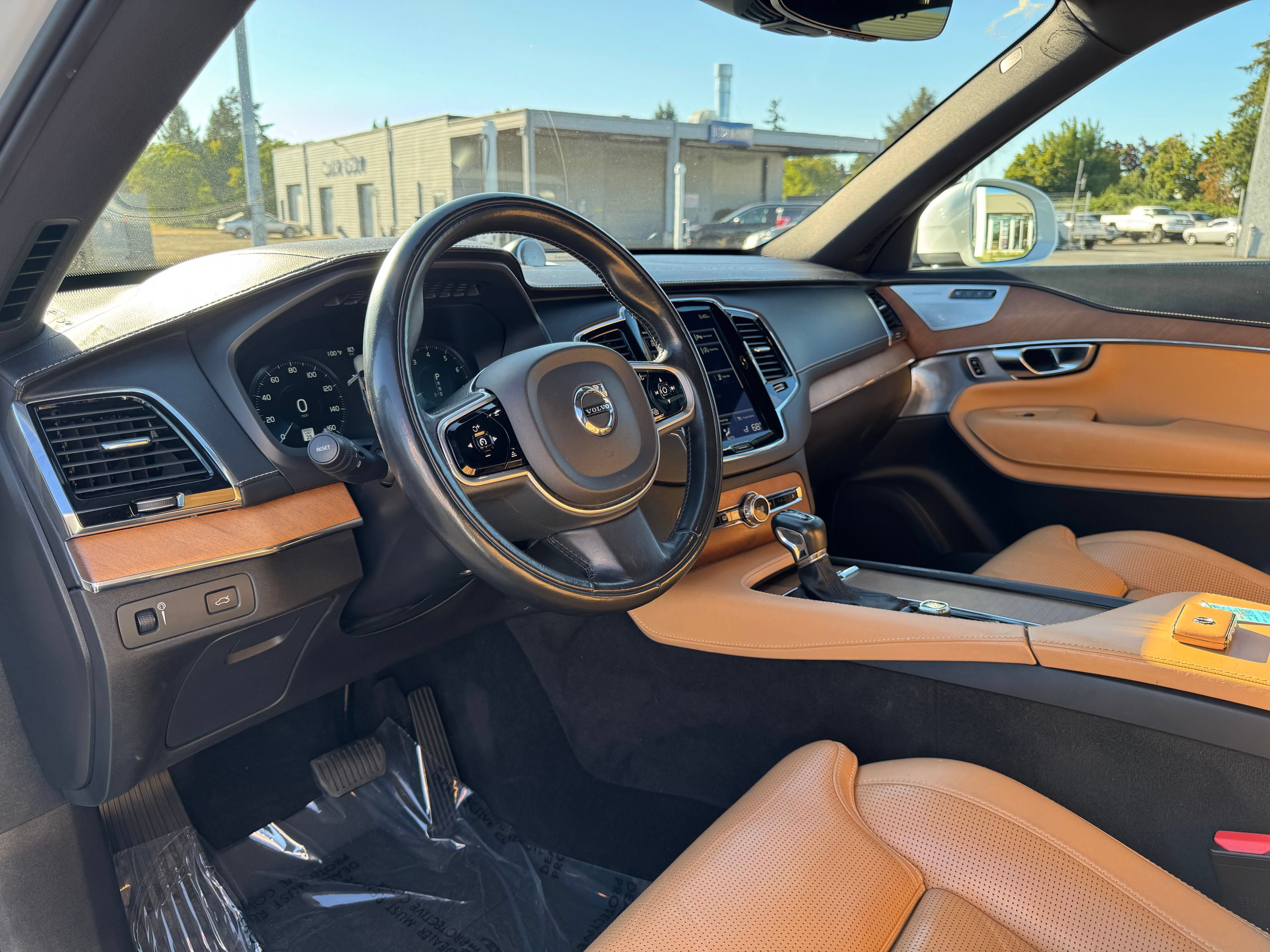 Used 2018 Volvo XC90 T6 Inscription w/ Convenience Package AWD/4WD image 15