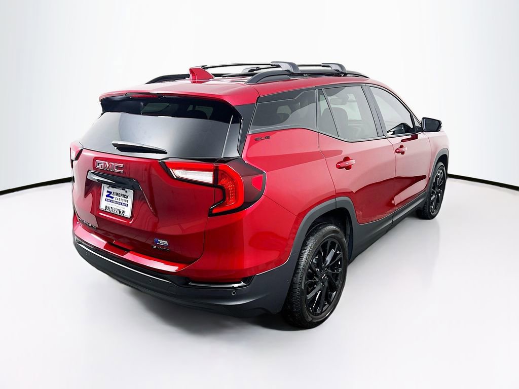 Used 2024 GMC Terrain SLE w/ Driver Convenience Package image 7