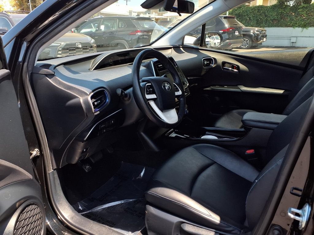 Used 2016 Toyota Prius Three Touring w/ Preferred Accessory Package FWD image 15