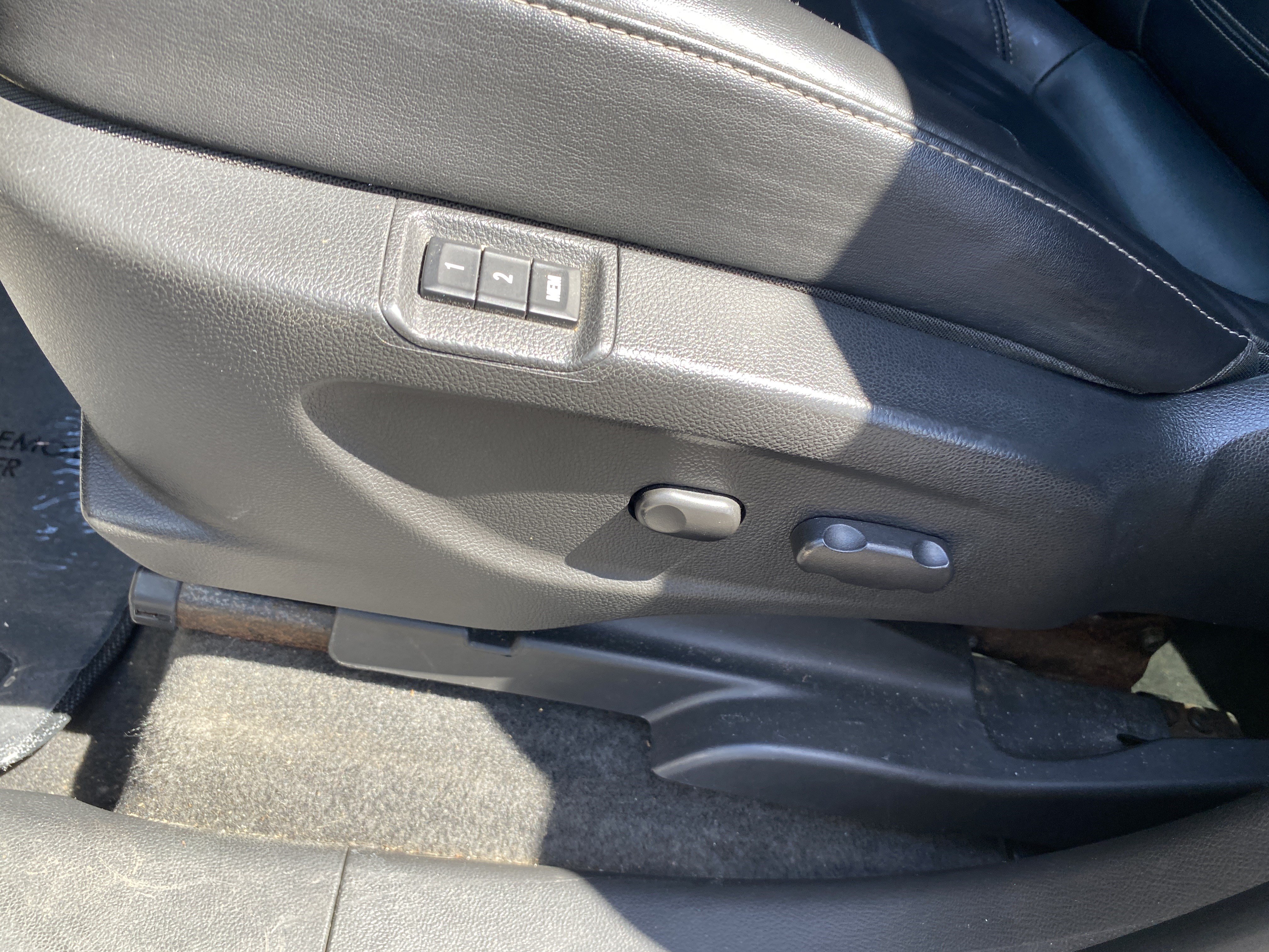 Used 2014 Buick Encore Leather AWD/4WD image 14