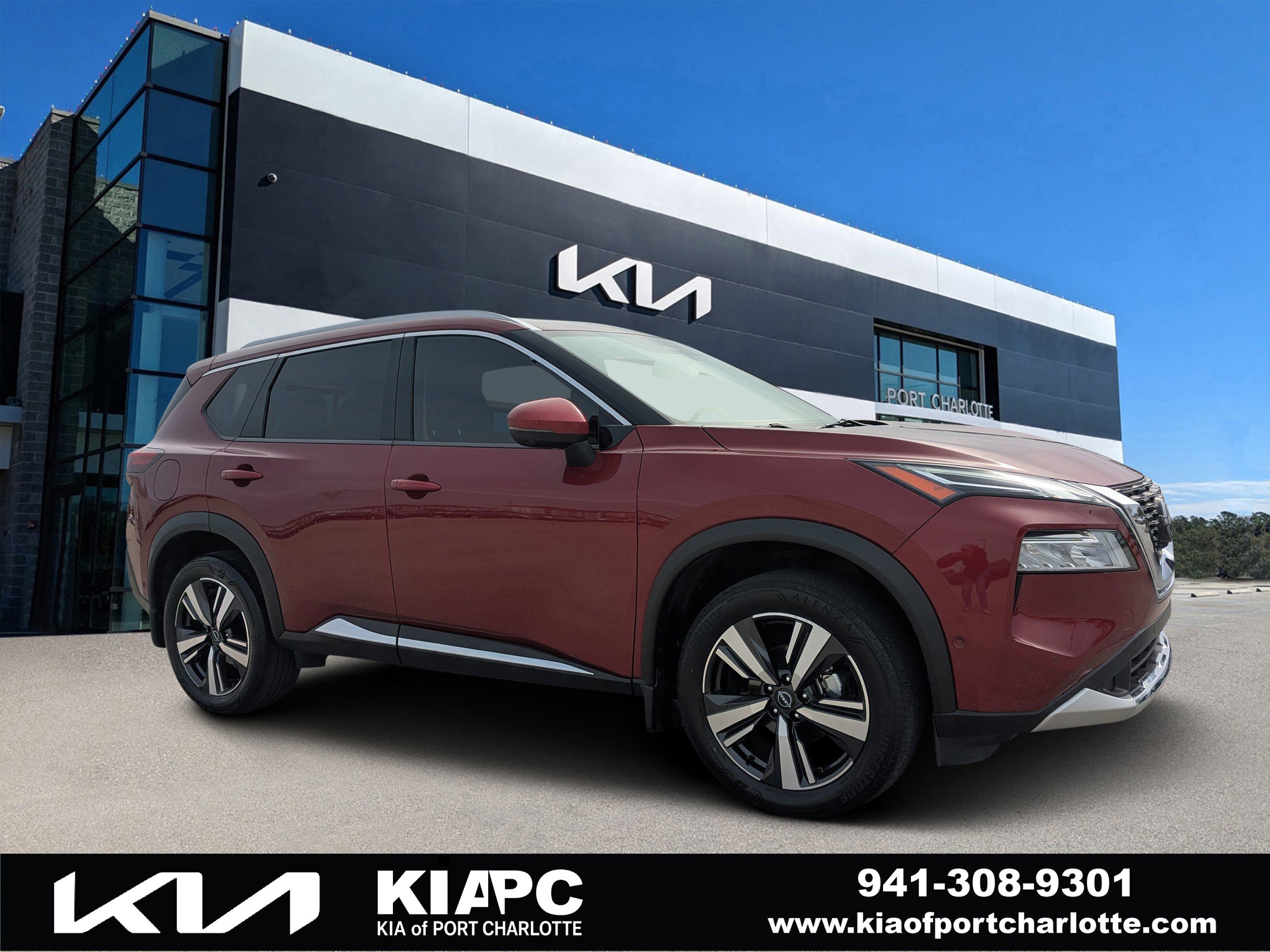 Used 2023 Nissan Rogue Platinum image 1