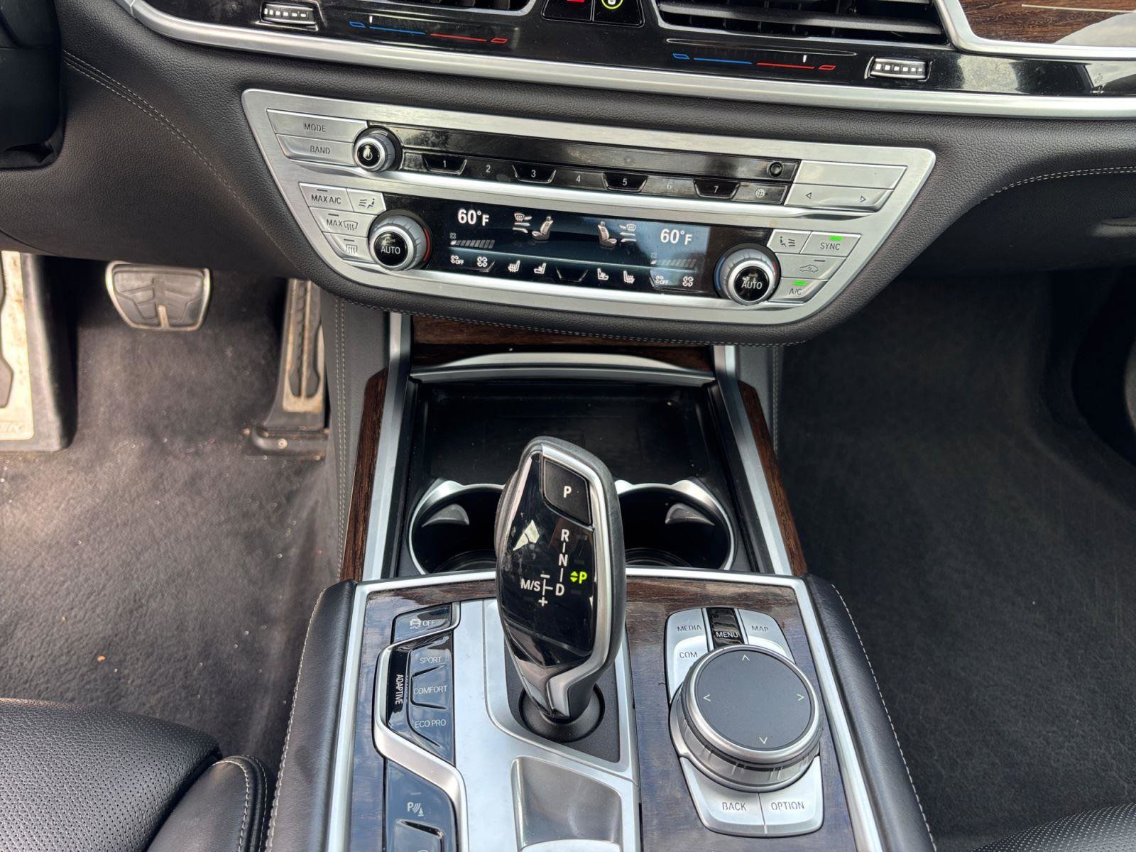 Used 2022 BMW 740i xDrive w/ M Sport Package AWD/4WD image 12