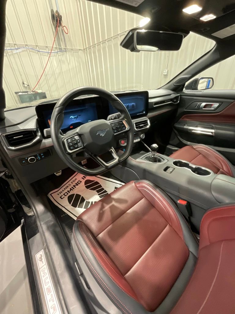 Used 2025 Ford Mustang GT Premium image 9