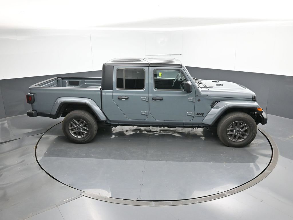 Used 2025 Jeep Gladiator Sport image 46