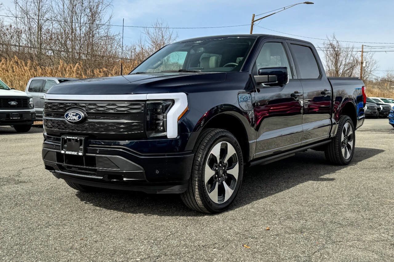 Used 2025 Ford F150 Lightning Platinum AWD/4WD image 7