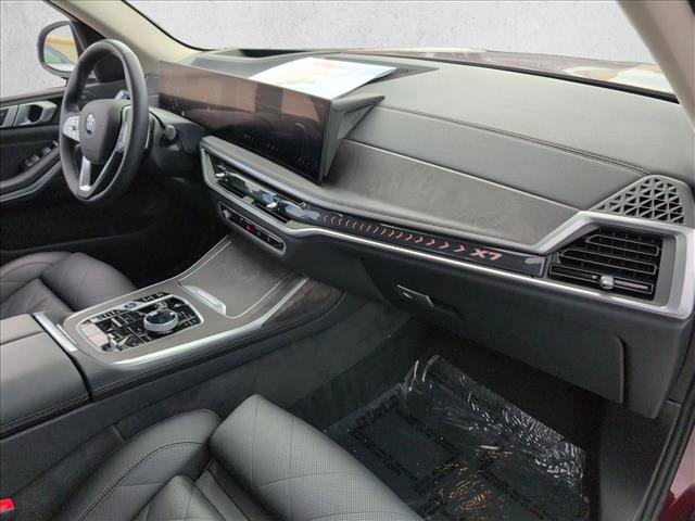 Used 2025 BMW X7 xDrive40i w/ Parking Assistance Package image 24