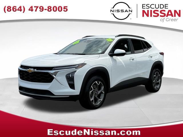 Used 2025 Chevrolet Trax LT FWD image 7