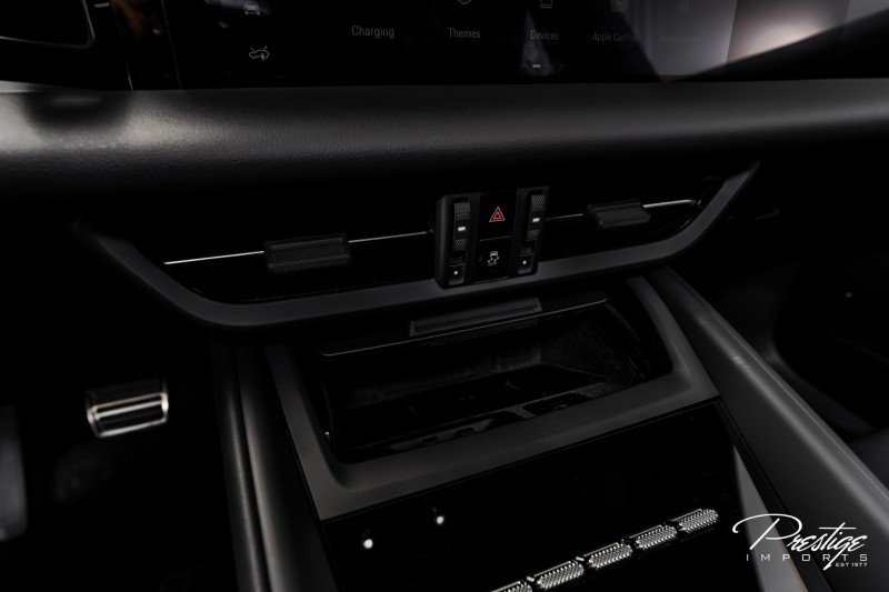 Used 2025 Porsche Macan 4S Electric image 29