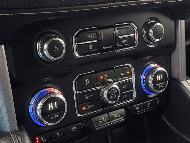 Certified 2024 GMC Yukon SLT AWD/4WD image 22