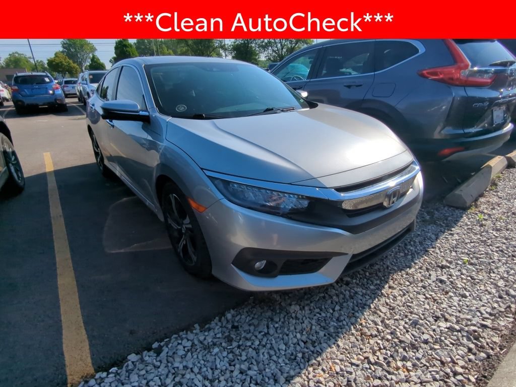 Used 2018 Honda Civic Touring image 3