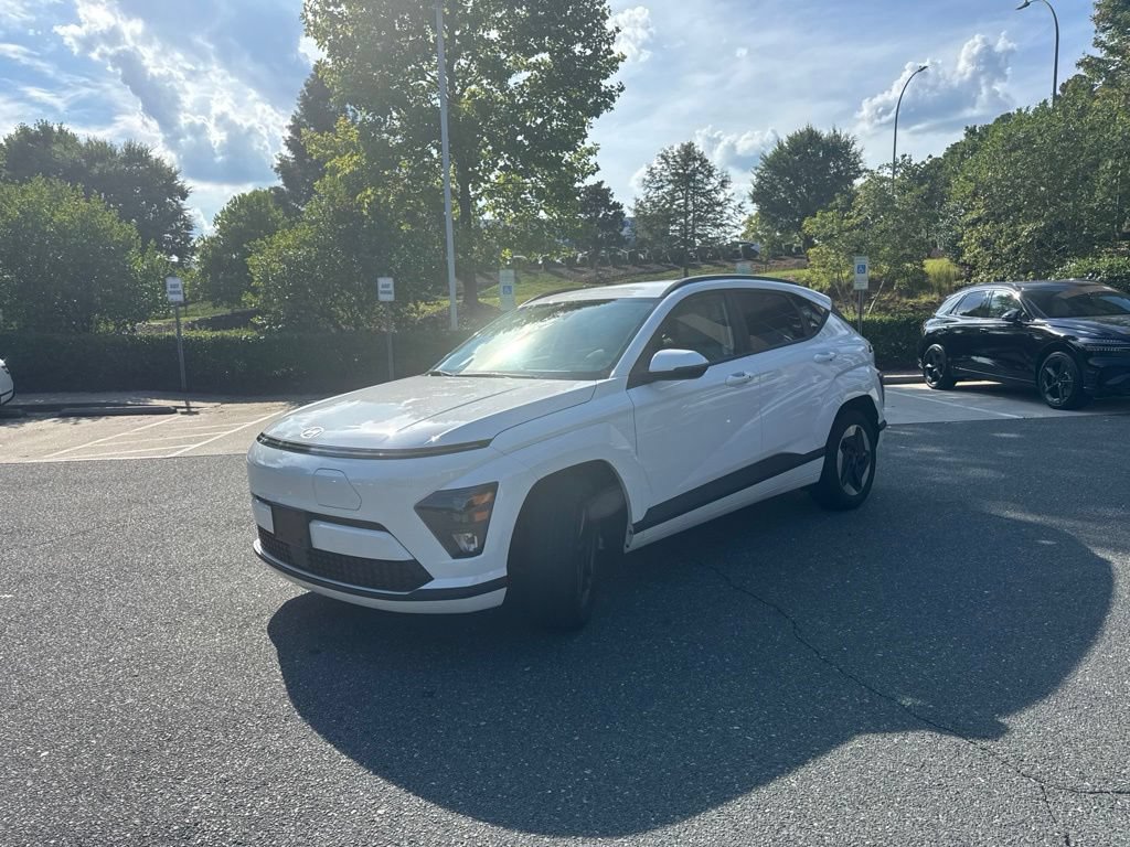 Used 2024 Hyundai Kona SEL FWD image 3