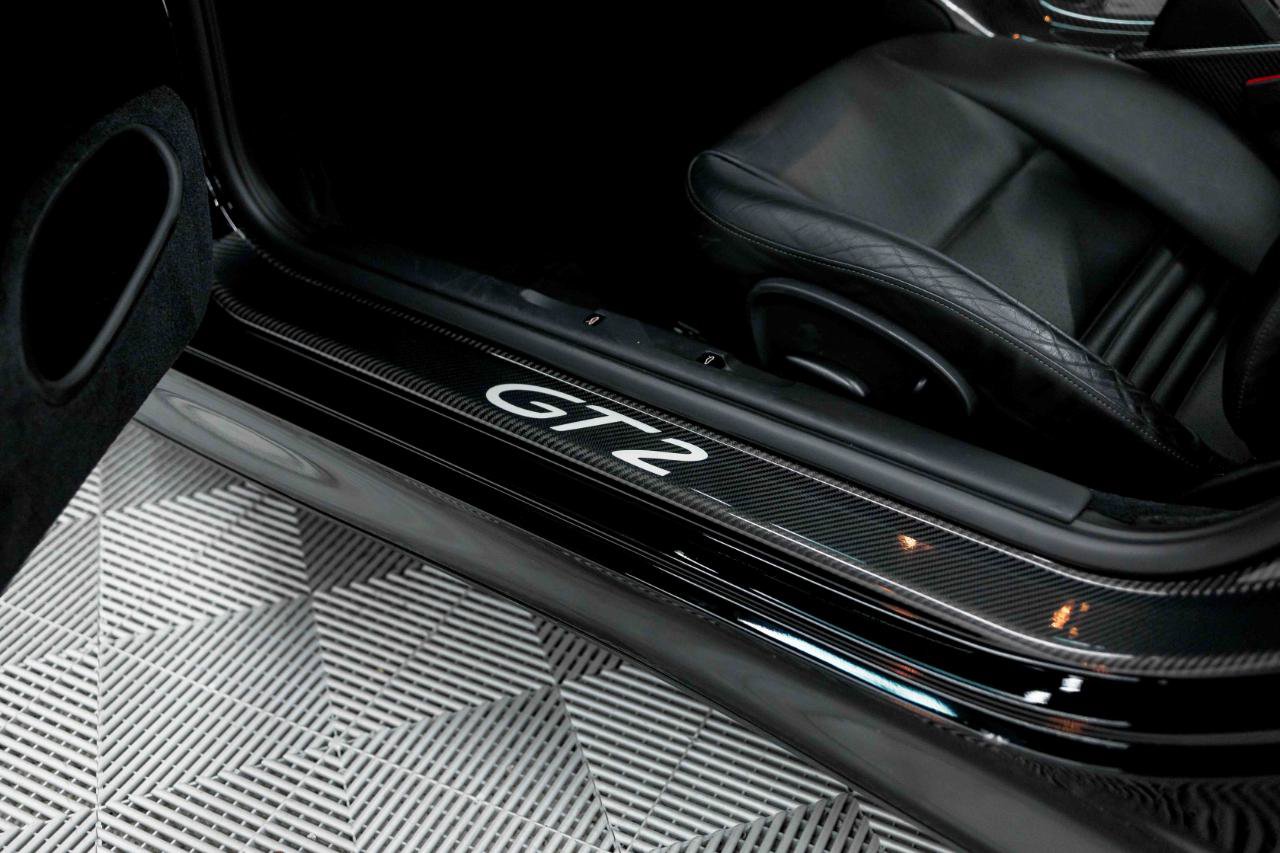 Used 2002 Porsche 911 GT2 RWD image 43