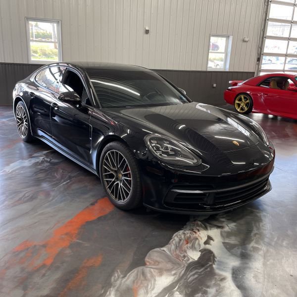 Used 2020 Porsche Panamera image 4