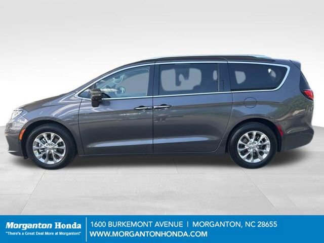 Used 2021 Chrysler Pacifica Touring-L w/ Uconnect Theater Family Group FWD image 5