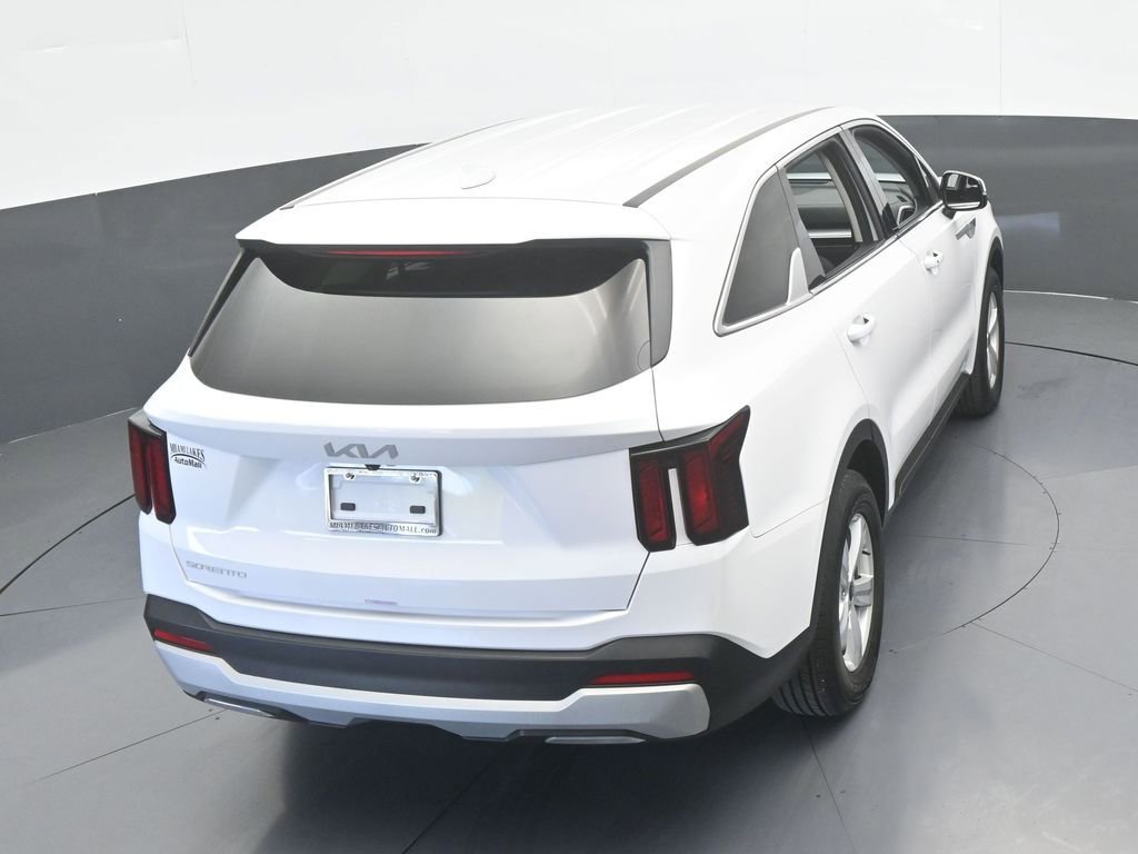 Used 2025 Kia Sorento LX image 47