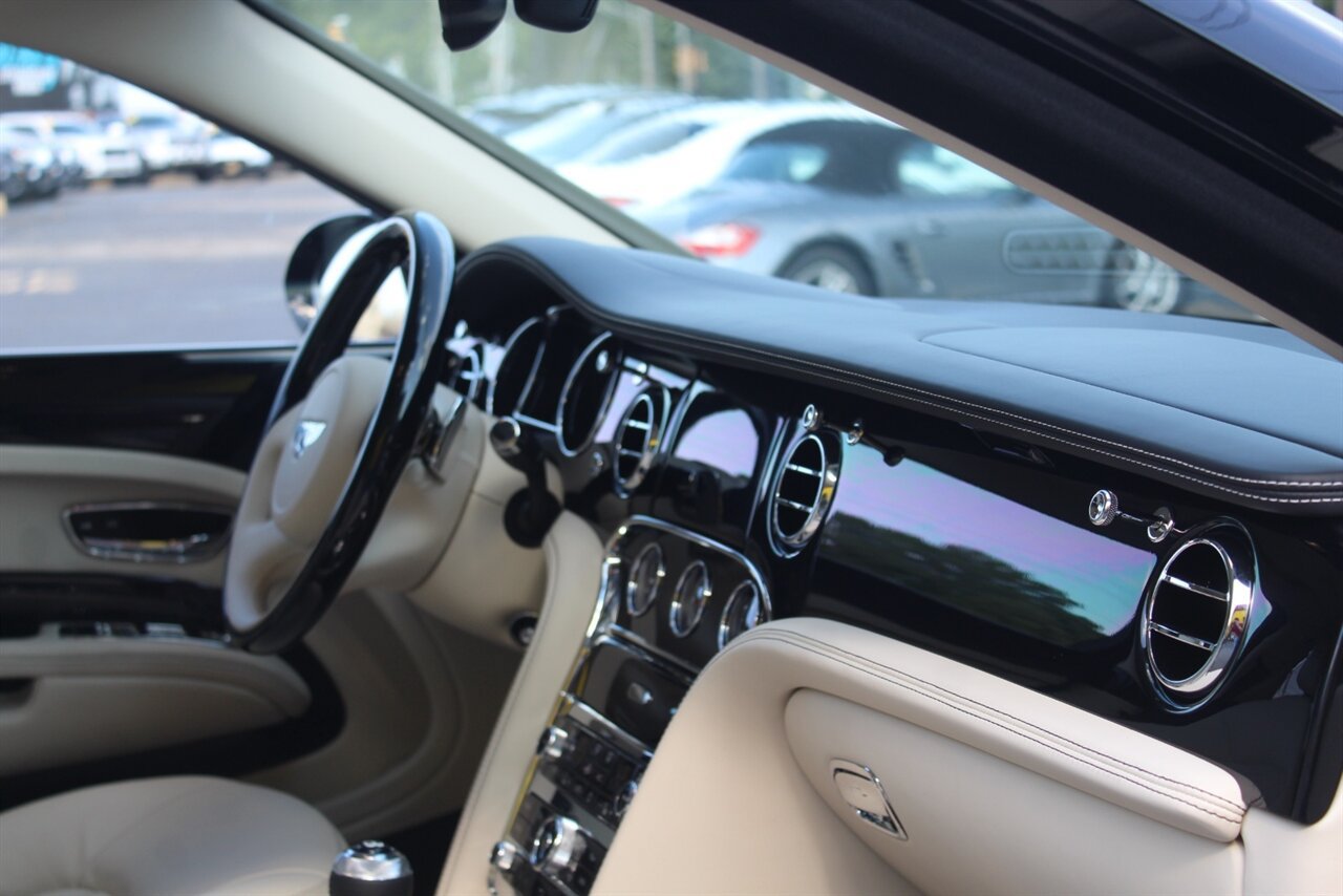 Used 2013 Bentley Mulsanne RWD image 26