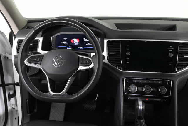 Used 2022 Volkswagen Atlas SE w/ Panoramic Sunroof Package image 3