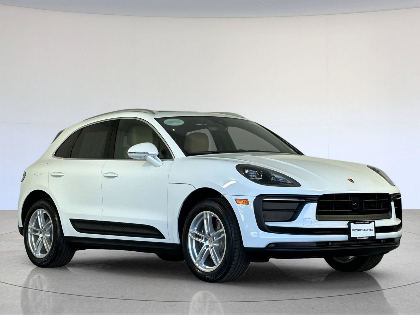 Certified 2026 Porsche Macan AWD/4WD image 10
