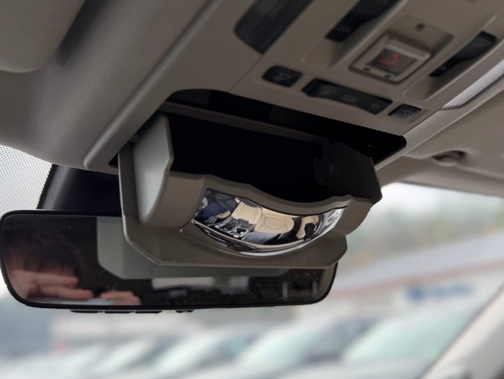 Used 2021 Toyota Highlander Limited image 15