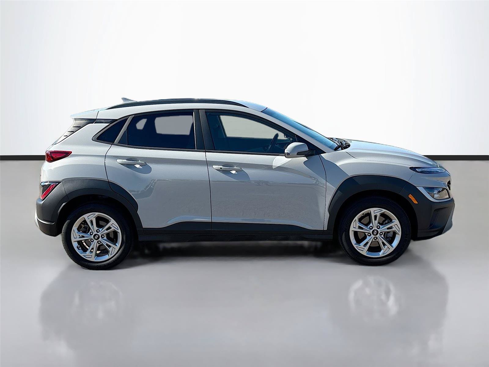 Certified 2023 Hyundai Kona SEL AWD/4WD image 16