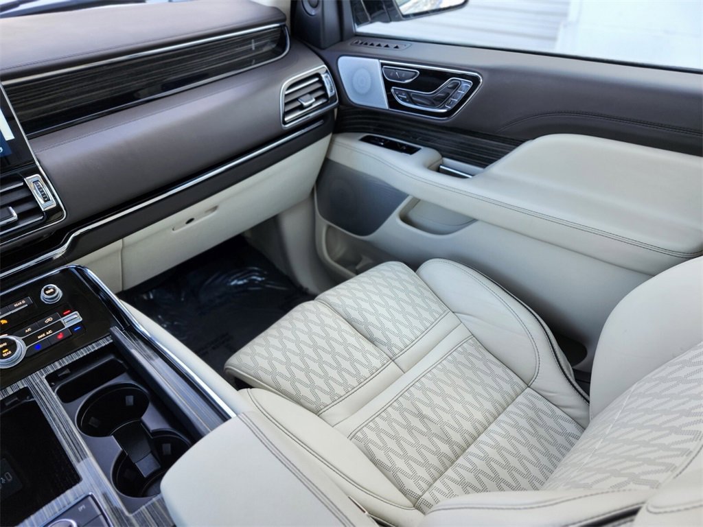 Used 2023 Lincoln Navigator L Black Label image 13