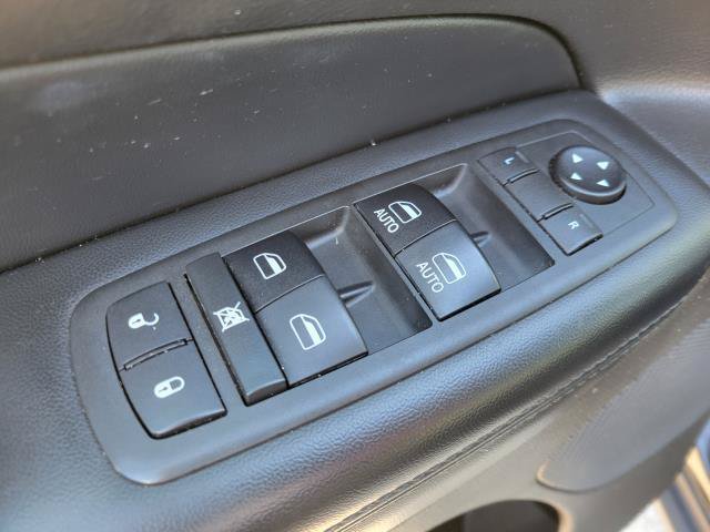 Used 2018 Jeep Grand Cherokee Laredo w/ Security & Convenience Group AWD/4WD image 18